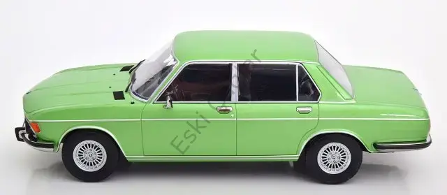 1:18 Kkscale BMW 3.0S E3 2 Series Green Recine