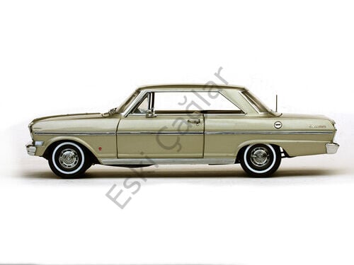 1:18 SunStar Chevrolet Nova 1963 Autumn Gold