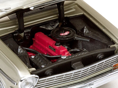 1:18 SunStar Chevrolet Nova 1963 Autumn Gold