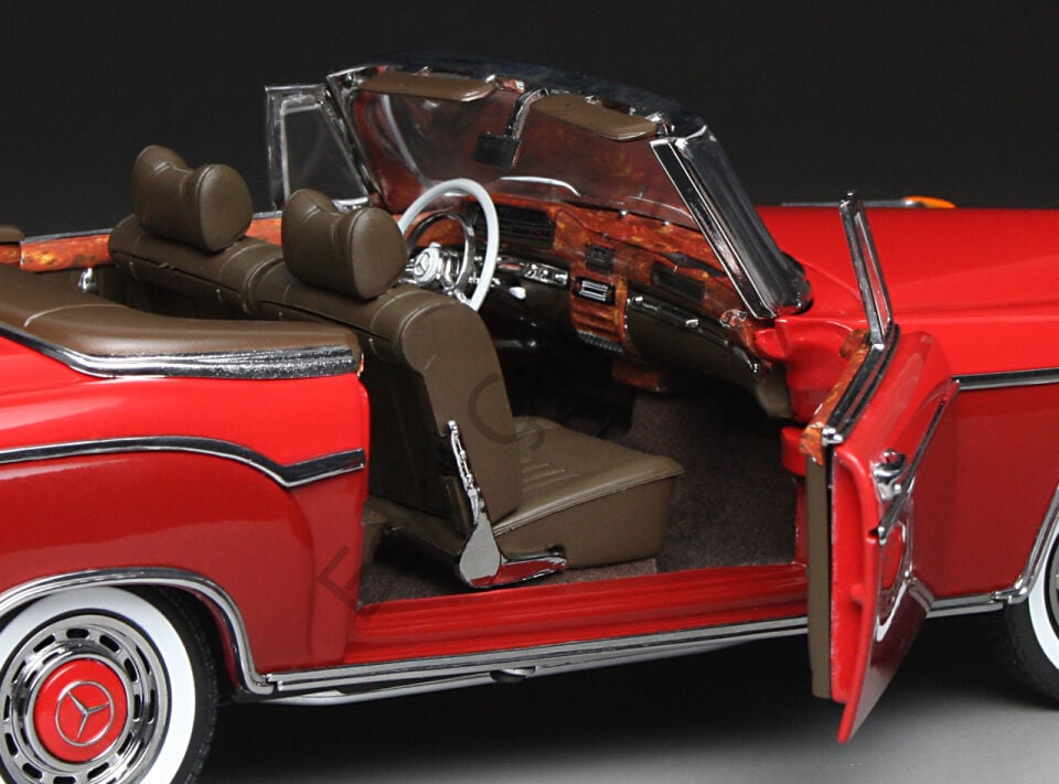 1:18 SunStar Mercedes Benz 1960  220 SE 220SE Cabriolet Red