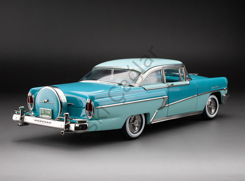 1:18 SunStar 1956 Mercury MontClair Hard Top Niagra Blue & Lauderdale Blue