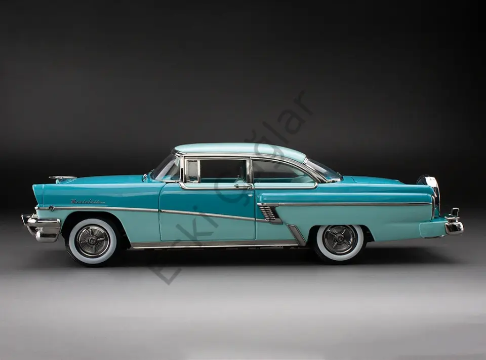 1:18 SunStar 1956 Mercury MontClair Hard Top Niagra Blue & Lauderdale Blue