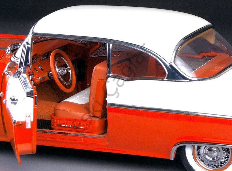 1:18 SunStar 1955 Pontiac Star Chief Maroon Red