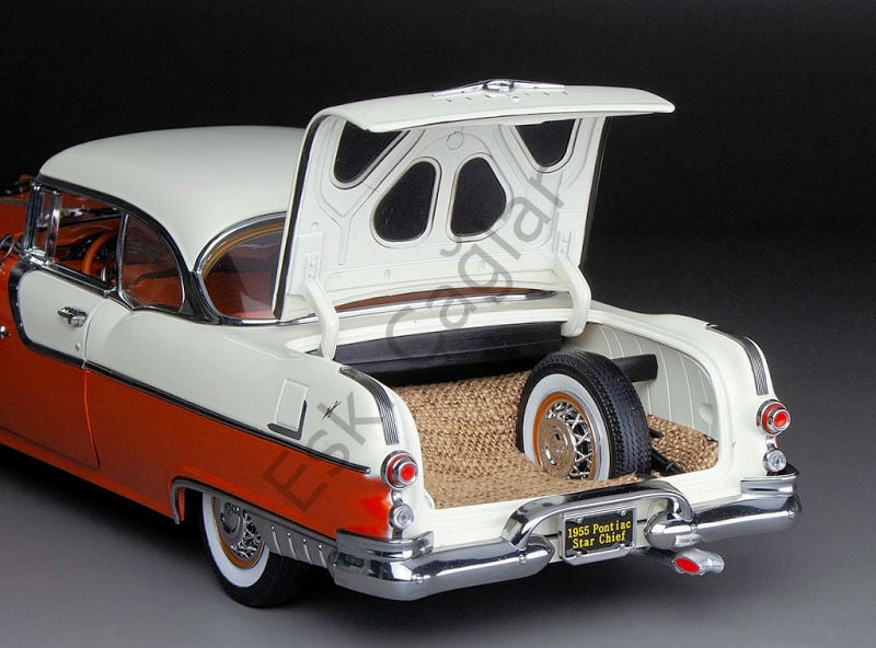 1:18 SunStar 1955 Pontiac Star Chief Maroon Red