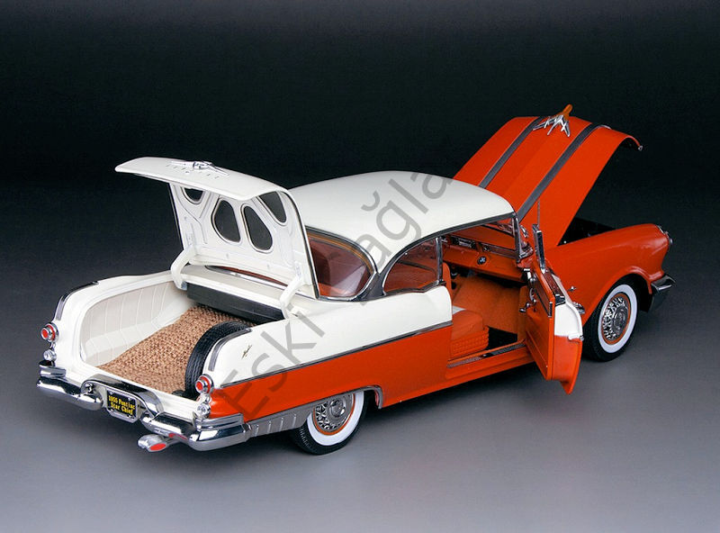 1:18 SunStar 1955 Pontiac Star Chief Maroon Red