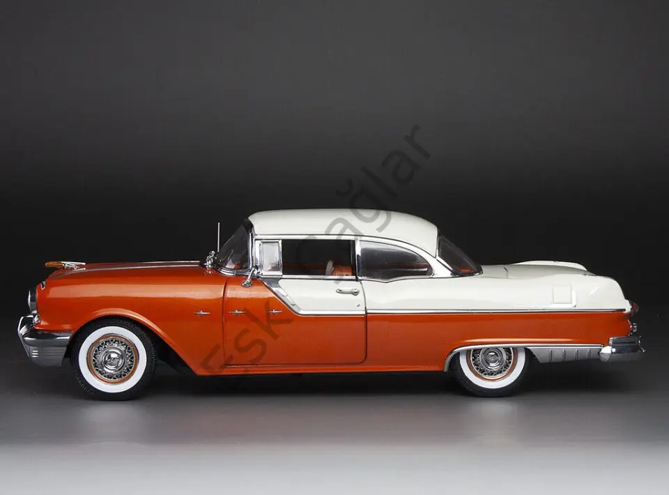 1:18 SunStar 1955 Pontiac Star Chief Maroon Red