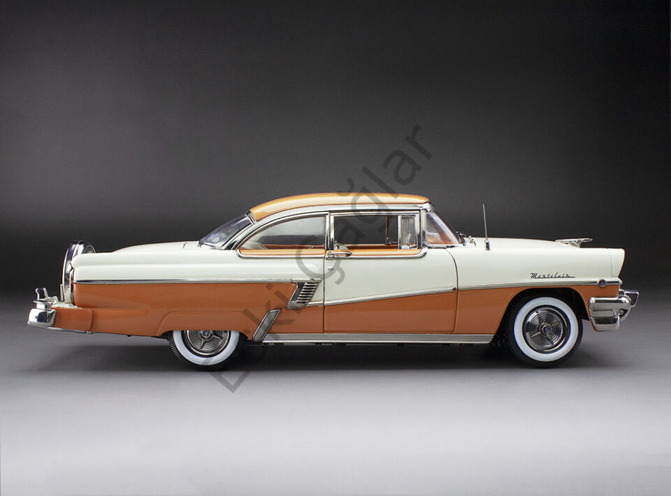 1:18 SunStar 1956 Mercury MontClair Hard Top Glamour Tan/Classic White