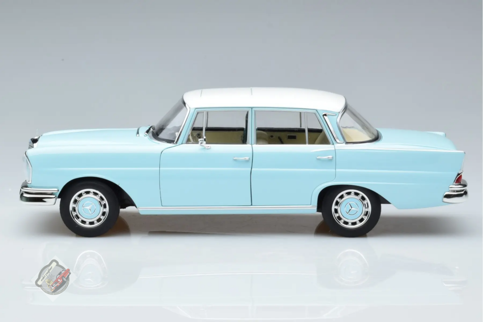 1:18 Norev Mercedes Benz 220SE (W111) 1965 Light Blue