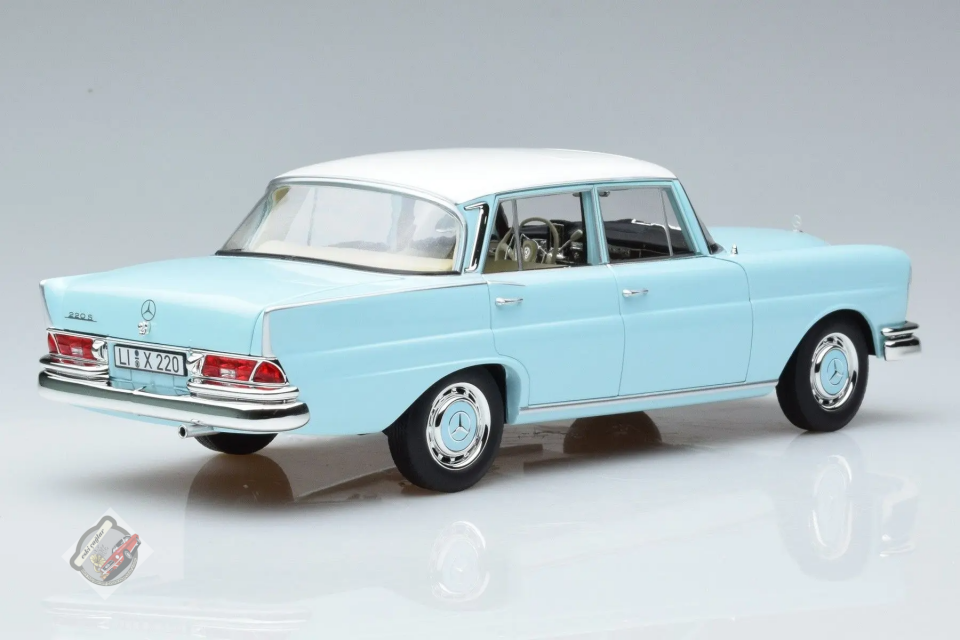 1:18 Norev Mercedes Benz 220SE (W111) 1965 Light Blue