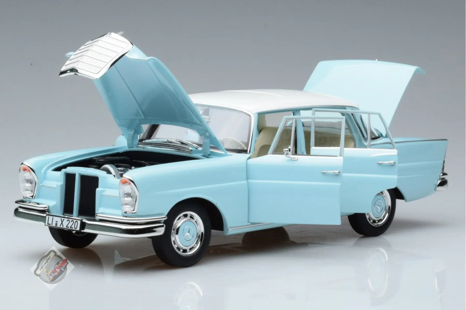1:18 Norev Mercedes Benz 220SE (W111) 1965 Light Blue