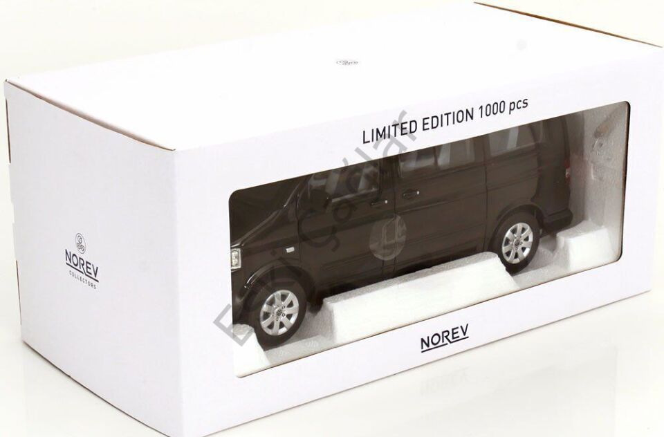 1:18 Norev Volksvagen T5 Multivan Minibus 2003 Black