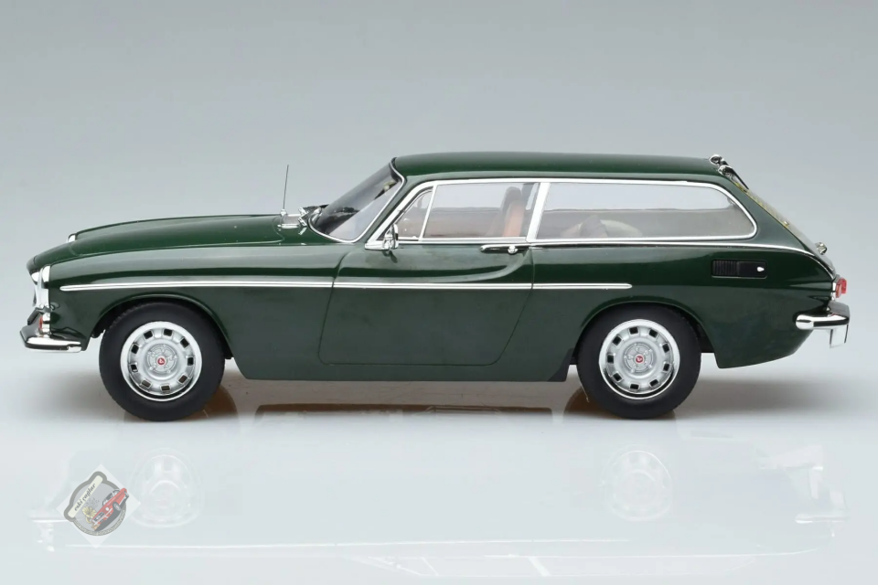 1:18 Norev 1973 Volvo 1800 ES Cypres Green