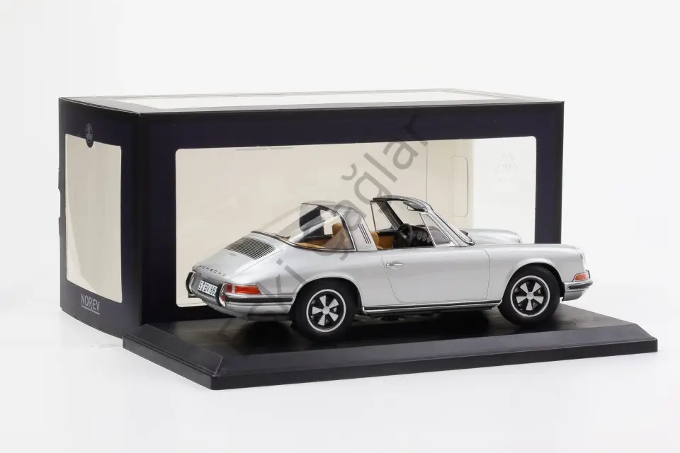 1:18 Norev Porsche 911 E Targa 1969 Silver 400pcs