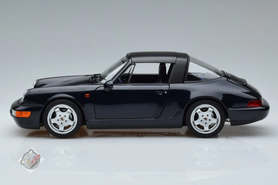 1:18 Norev 1991 Porsche 911 Carrera 4 Targa Dark Blue