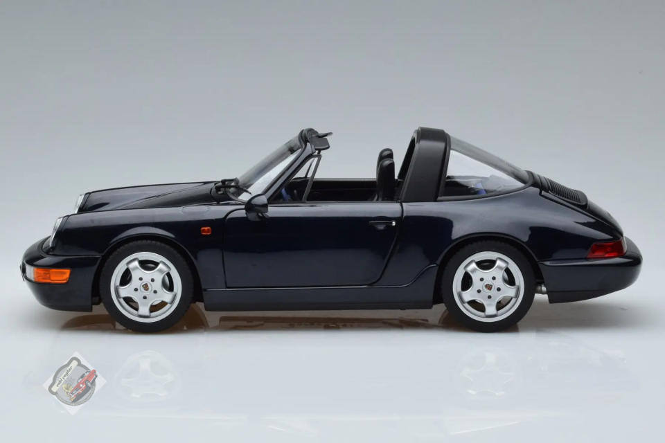 1:18 Norev 1991 Porsche 911 Carrera 4 Targa Dark Blue