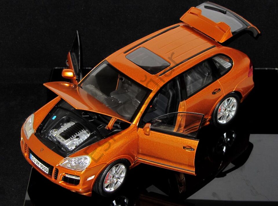 1:18 Norev Porsche Cayenne GTS (957) Orange