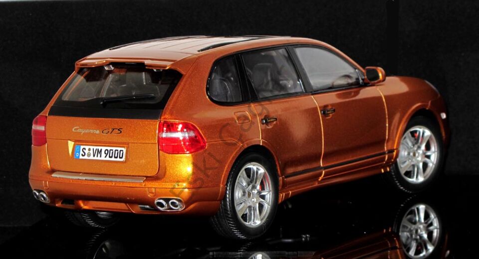 1:18 Norev Porsche Cayenne GTS (957) Orange