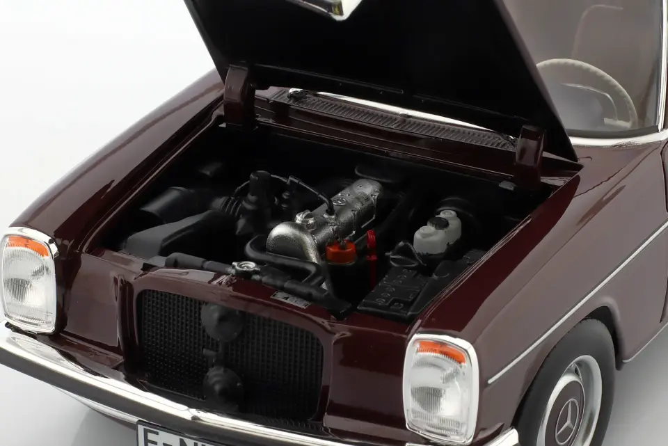 1:18 Norev Mercedes-Benz 200 1968 Dark Red Brown
