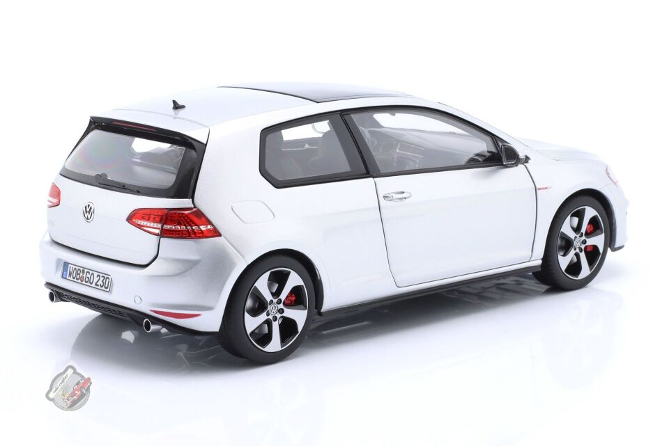 1:18 Norev 2013 Volkswagen Golf 7 GTI Reflex Silver