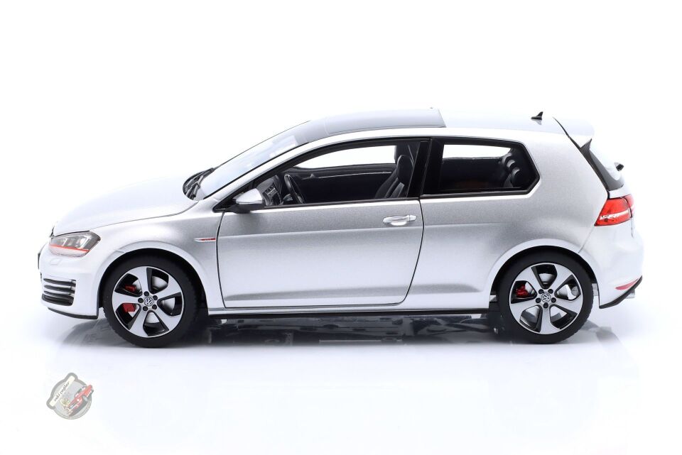 1:18 Norev 2013 Volkswagen Golf 7 GTI Reflex Silver
