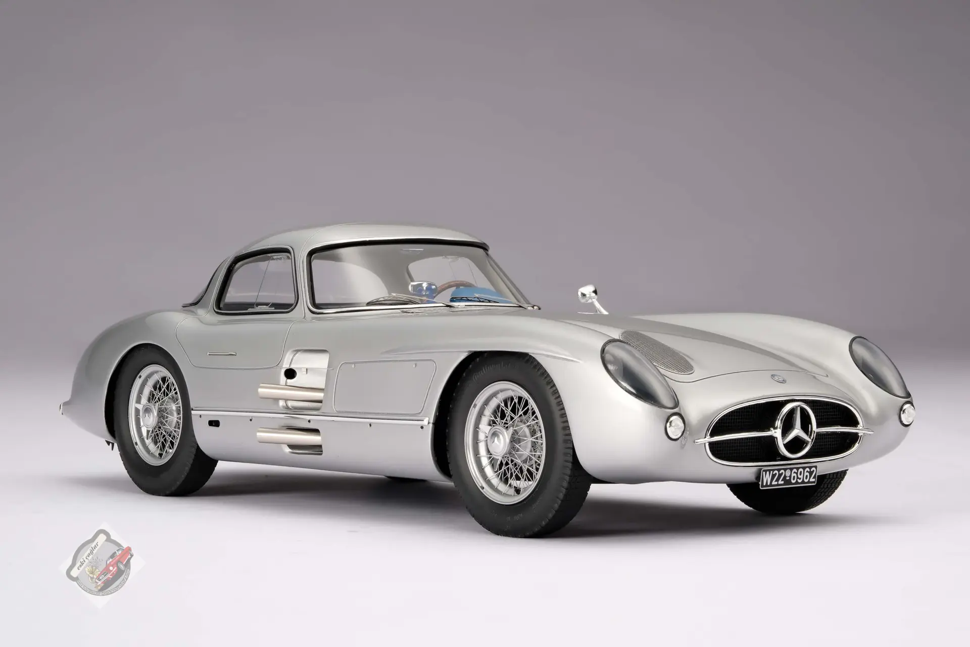 1:18 Amalgam Mercedes Benz 300 SLR Uhlenhaut Coupe - Silver Grey Metallic