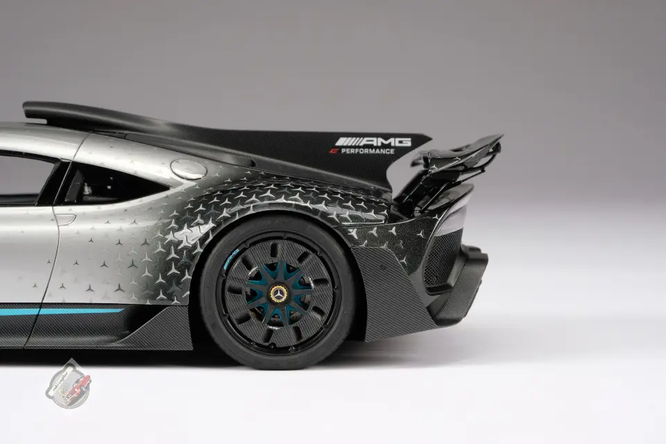 1:18 Amalgam Mercedes-AMG ONE
