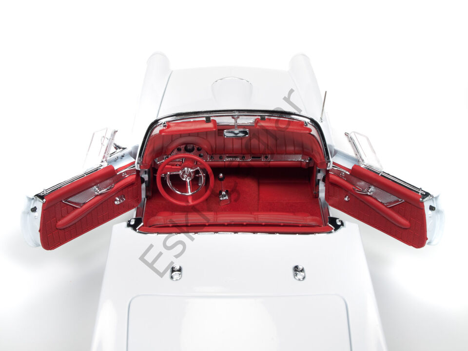 1:18 AutoWorld 1957 Ford Thunderbird Holdiay Muscle