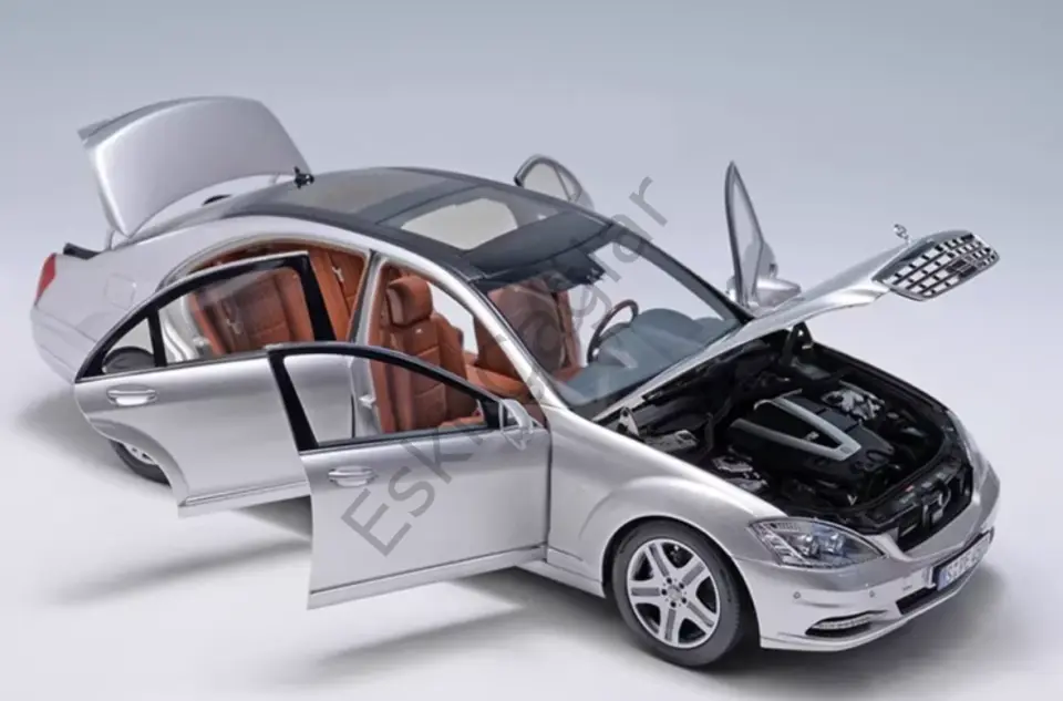 1:18 Motorhelix Mercedes-Benz S-Class S600L W221 (Silver)