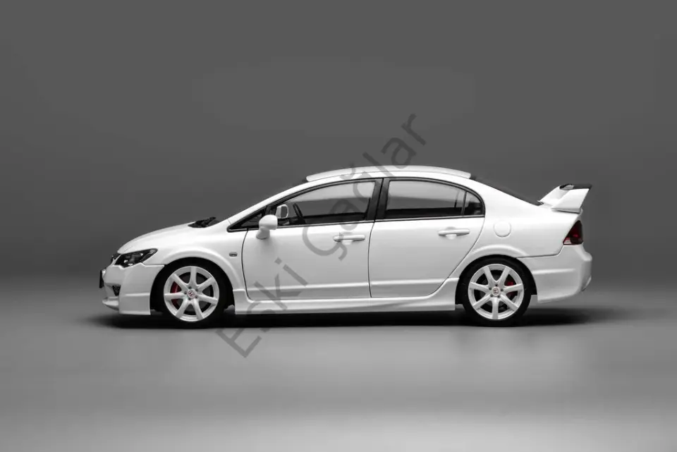 1:18 Motorhelix Honda Civic Type R FD2 2007 Facelift Premium White Pearl
