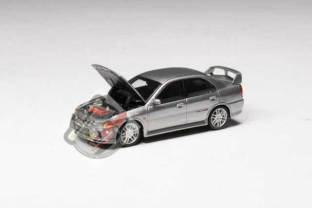 1:64 Motorhelix Mitsubishi Lancer Evolution IV 4 Steel Silver