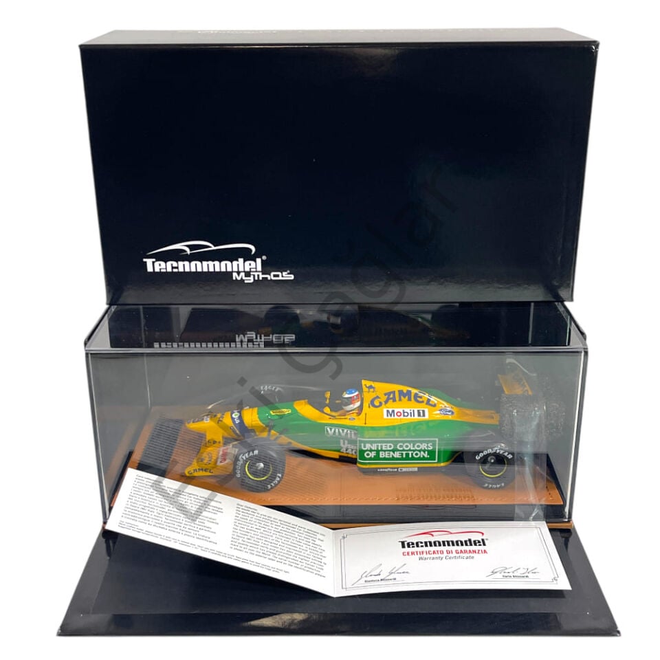 1:18 Benetton B192 Winner SPA GP 1992 w/driver #19 M. Schumacher