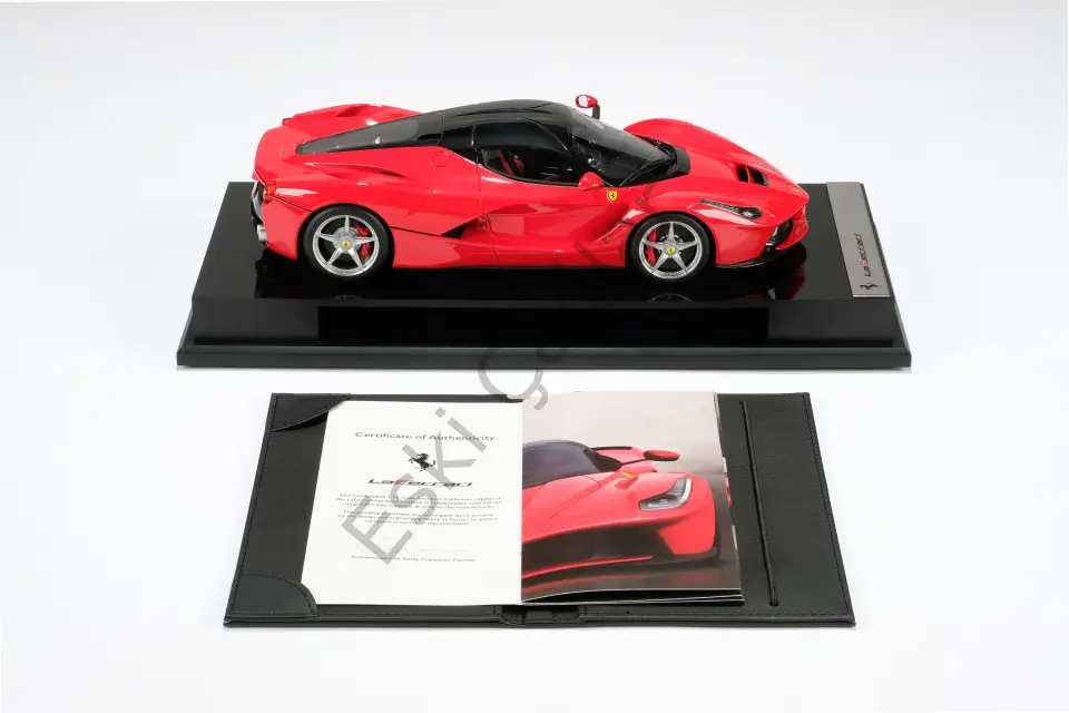 1:18 Amalgam Ferrari LaFerrari