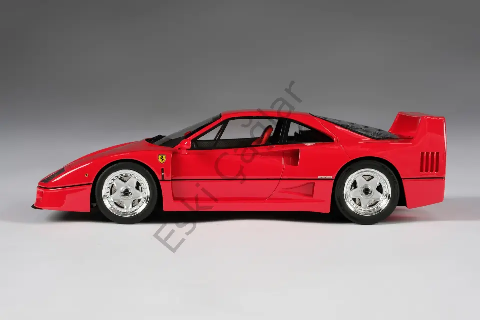 1:18 Amalgam Ferrari F40 - Rosso Corsa (ÖN SİPARİŞ)