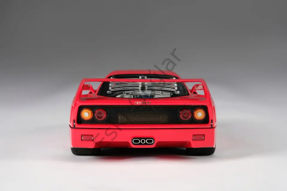 1:18 Amalgam Ferrari F40 - Rosso Corsa (ÖN SİPARİŞ)