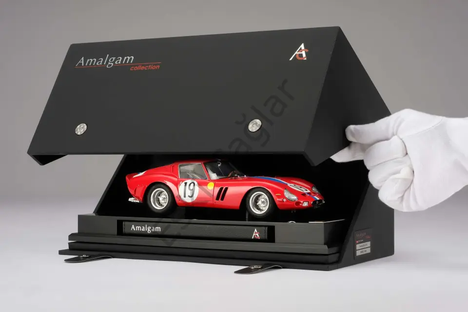 1:18 Amalgam Ferrari 250 GTO - 3705GT - 1962 Le Mans Winner