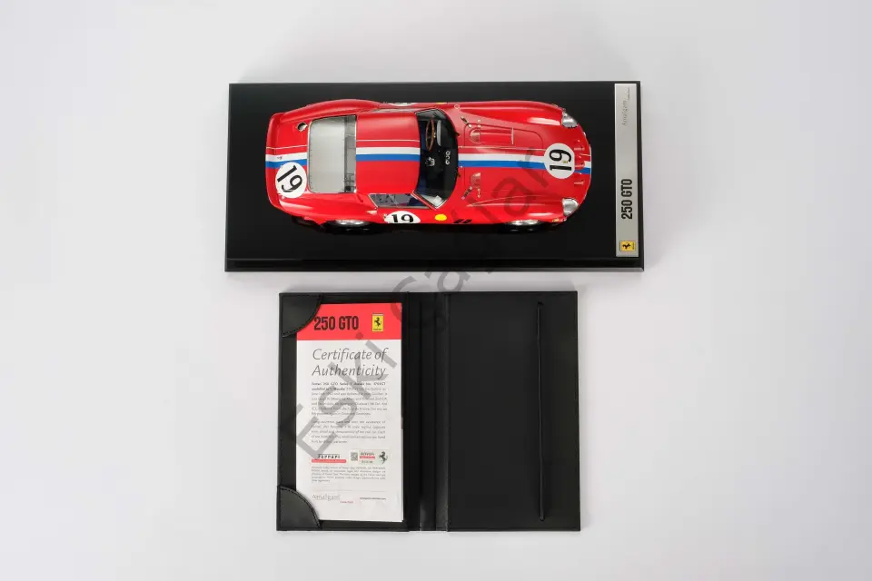 1:18 Amalgam Ferrari 250 GTO - 3705GT - 1962 Le Mans Winner