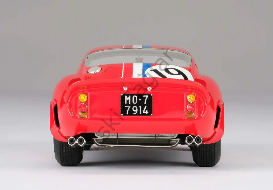 1:18 Amalgam Ferrari 250 GTO - 3705GT - 1962 Le Mans Winner