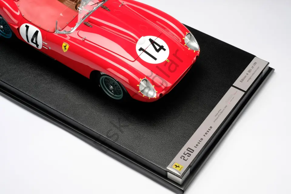 1:18 Amalgam Ferrari 250 TR Winner 12 Hours of Sebring #14 Driven by Phil Hill/Peter Collins (Ön Sipariş)