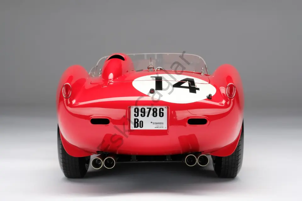 1:18 Amalgam Ferrari 250 TR Winner 12 Hours of Sebring #14 Driven by Phil Hill/Peter Collins (Ön Sipariş)