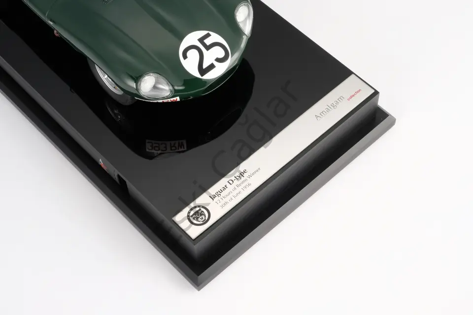 1:18 Amalgam Jaguar D-type Winner 12h Reims 1956 #25 Driven by: Hamilton, Bueb (Ön Sipariş)