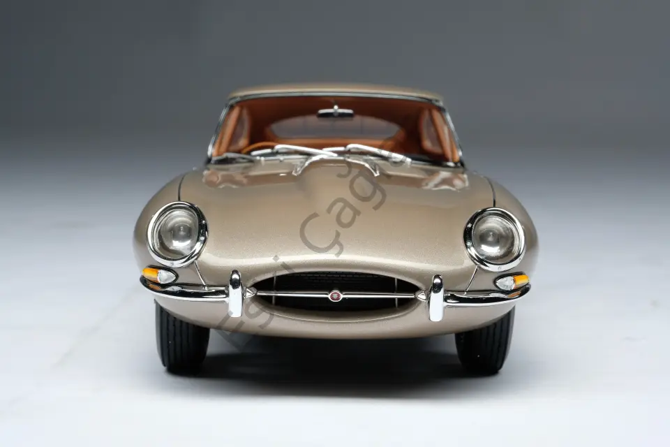 1:18 Amalgam Jaguar E-type Coupe Bronze (Ön Sipariş)