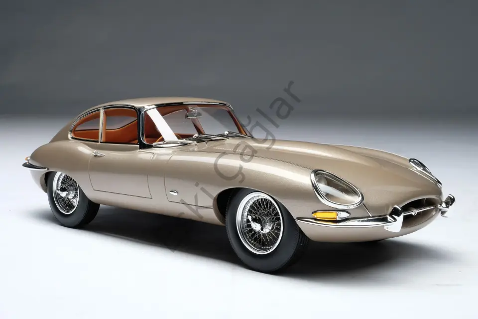 1:18 Amalgam Jaguar E-type Coupe Bronze (Ön Sipariş)