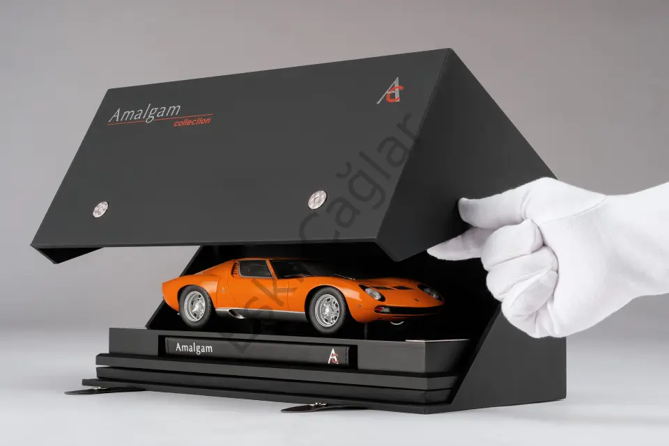 1:18 Amalgam Lamborghini Miura P400 SV Orange (Ön Siapriş)