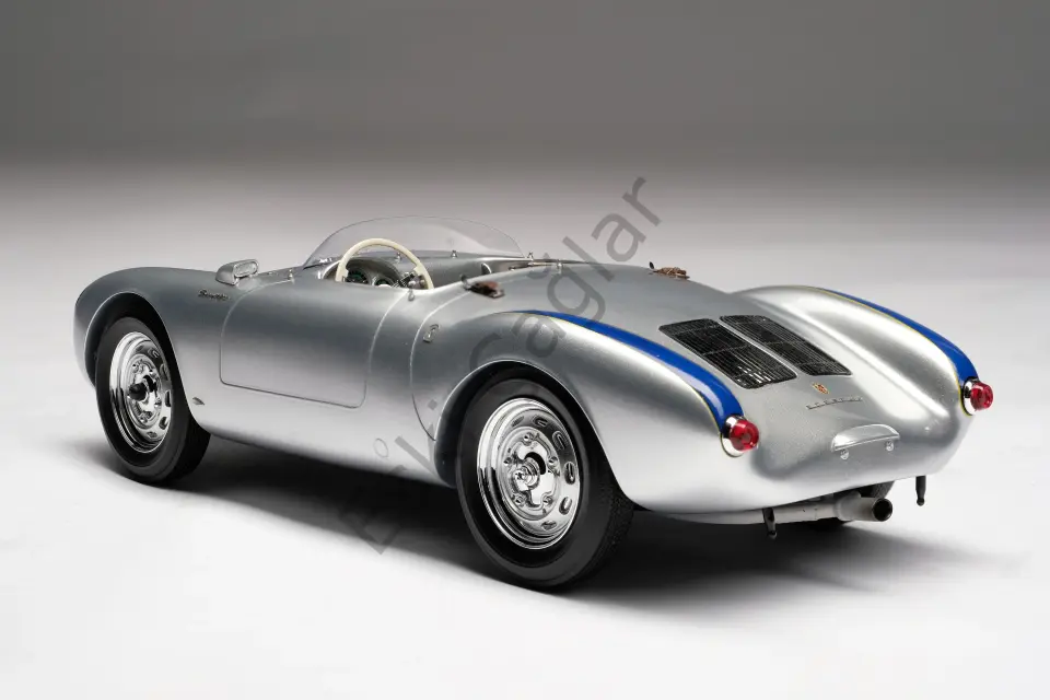 1:!8 Amalgam Porsche 550 Spyder Silver (Ön Sipariş)