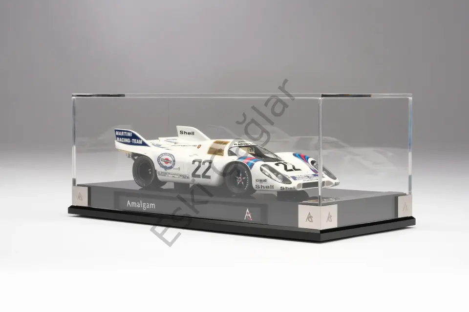 1:18 Amalgam Porsche 917K - 1971 Le Mans Winner - Martini Livery (Ön Sipariş)