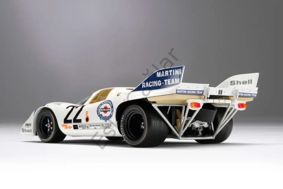 1:18 Amalgam Porsche 917K - 1971 Le Mans Winner - Martini Livery (Ön Sipariş)
