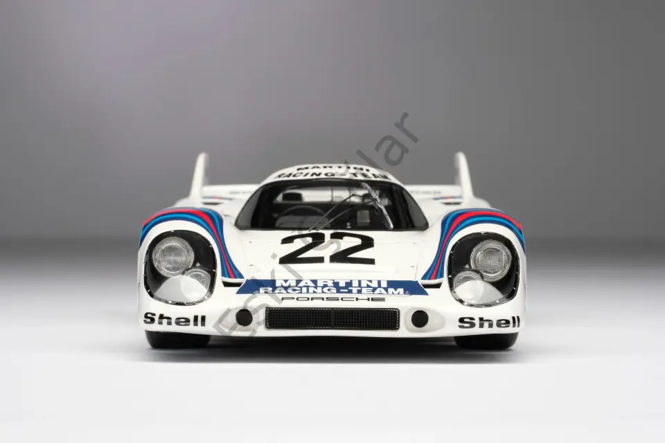 1:18 Amalgam Porsche 917K - 1971 Le Mans Winner - Martini Livery (Ön Sipariş)