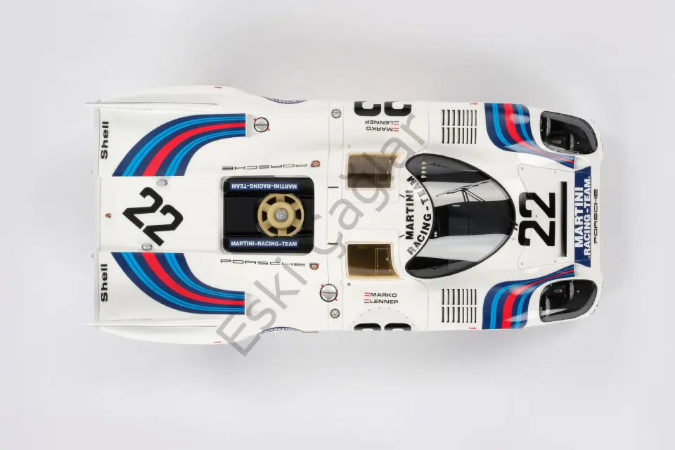 1:18 Amalgam Porsche 917K - 1971 Le Mans Winner - Martini Livery (Ön Sipariş)
