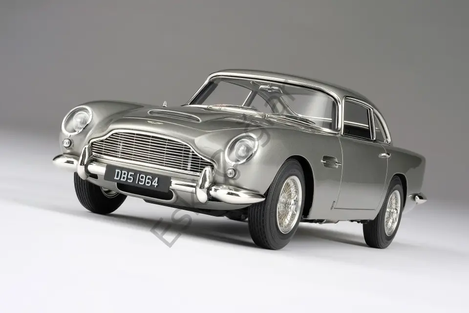 1:18 Amalgam  Aston Martin DB5 Vantage Silver (Ön Sipariş)