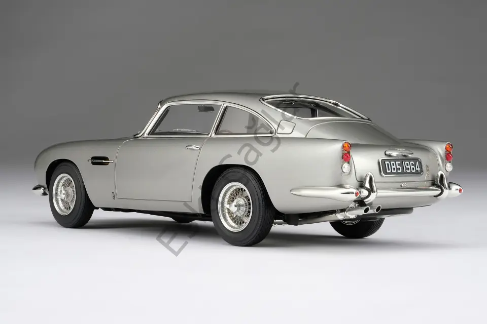 1:18 Amalgam  Aston Martin DB5 Vantage Silver (Ön Sipariş)